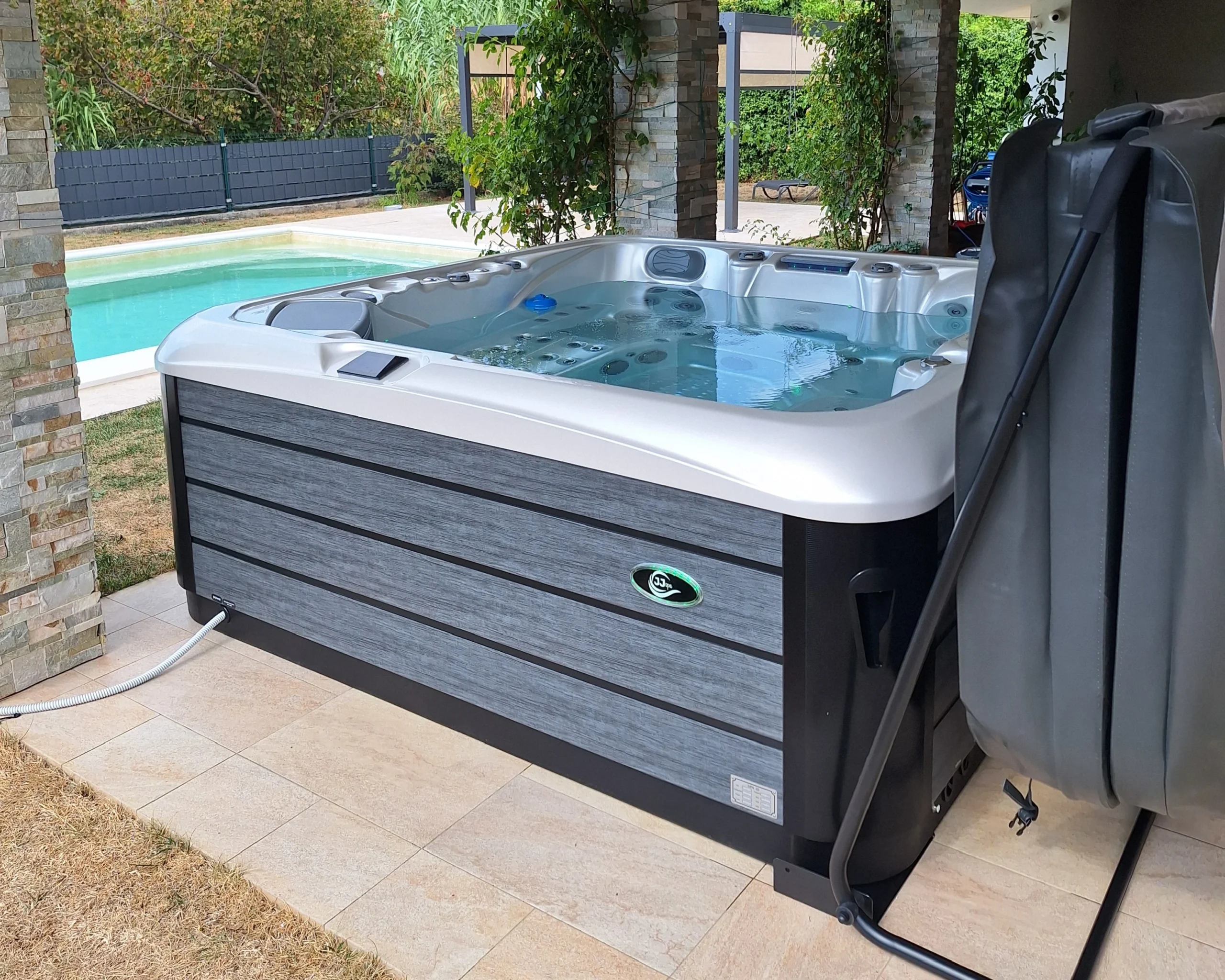 Referenca jacuzzi scaled